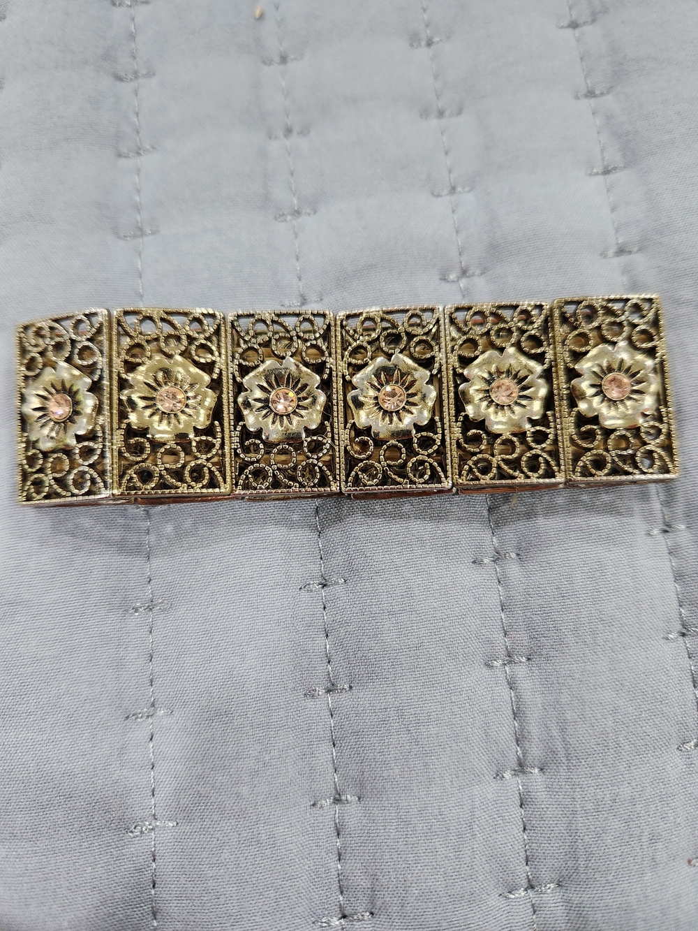 Gold Floral Filigree Stretch Bracelet Vintage